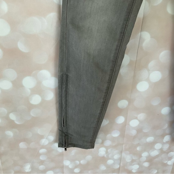 Lucky Brand “Charlie Super Skinny” Grey Jeans - Picture 3 of 7